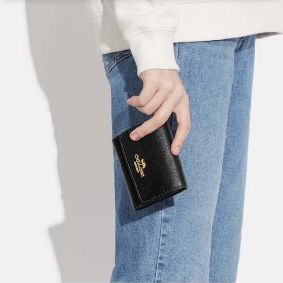 New! Small Trifold Wallet CF427